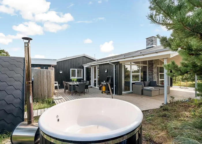 Fantastic In Sondervig With Outdoor Sauna, Outdoor Shower, And Wilderness Bath Holiday home *